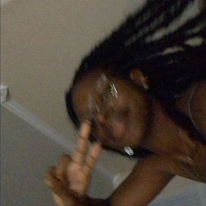 Meet your Posher, Briana